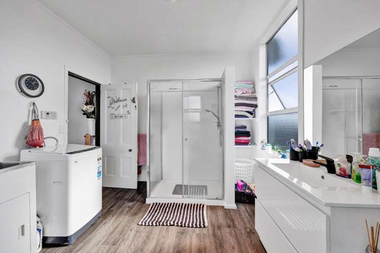 176 Glover Road Hawera_10