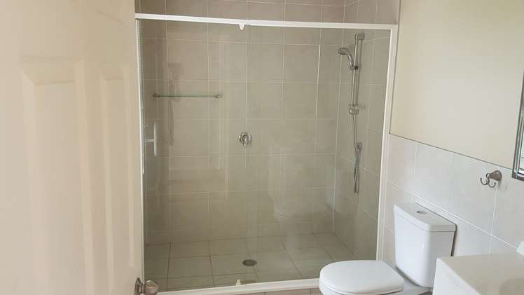 71 Pyle Road West One Tree Point_9