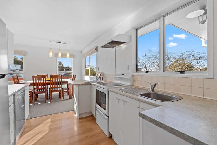 91 Langana Avenue Browns Bay_11