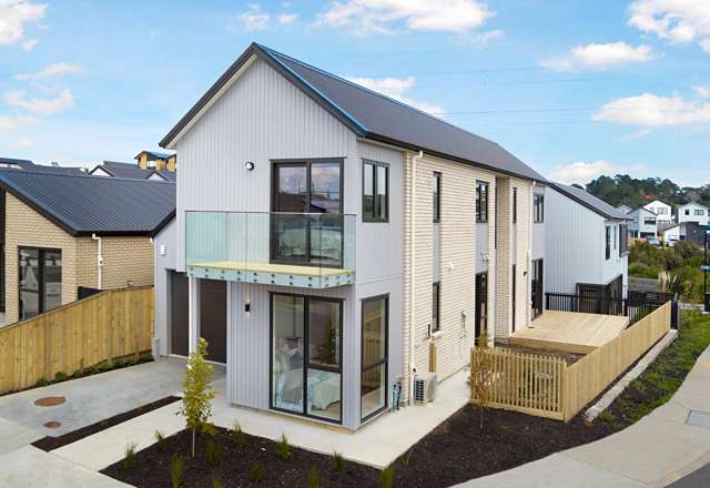 Sunny Corner-Site Living for the Modern Family