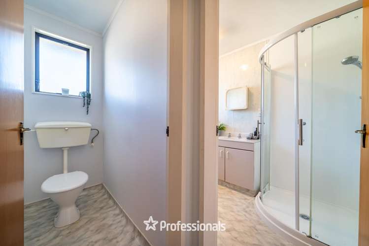 5/8 Hewer Crescent Naenae_9