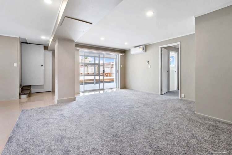 80 Roberts Road Te Atatu South_10