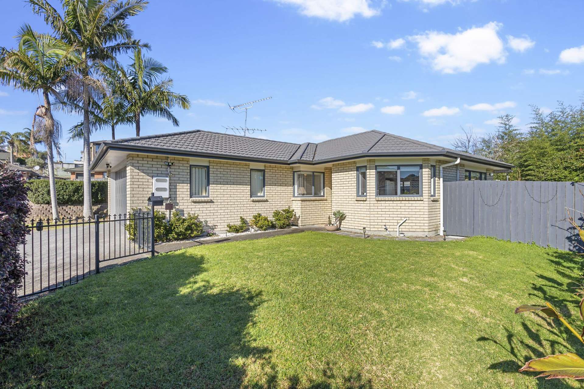 3 Claywest Place Glen Eden_0