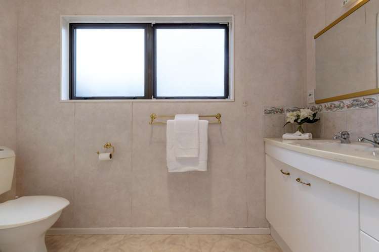 9 Bracken Row Rangatira Park_15