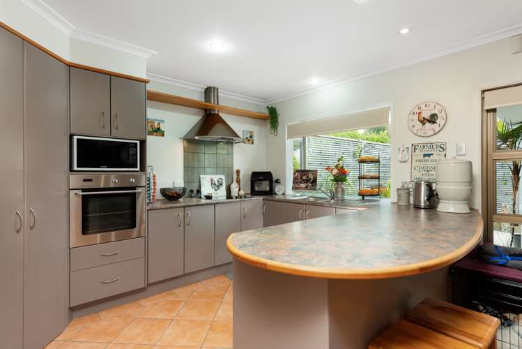 4 Rangataua Street Welcome Bay_18