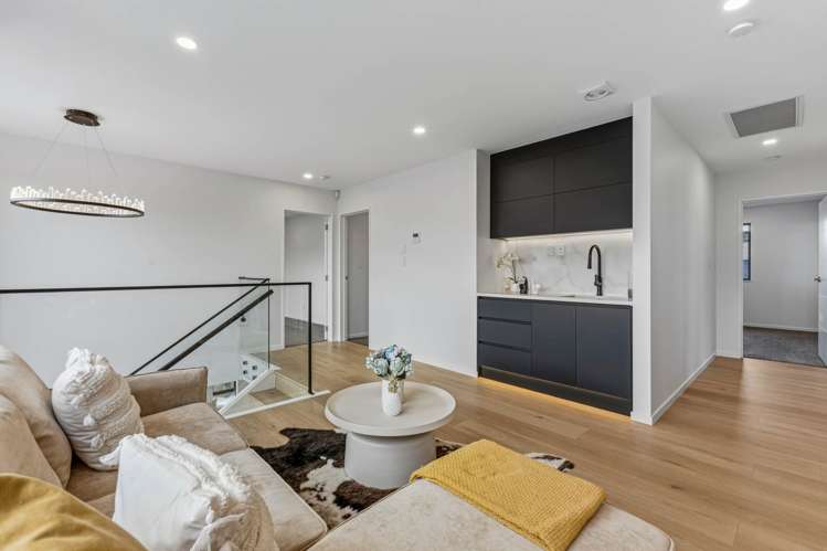 2A Matatahi Road Flat Bush_14