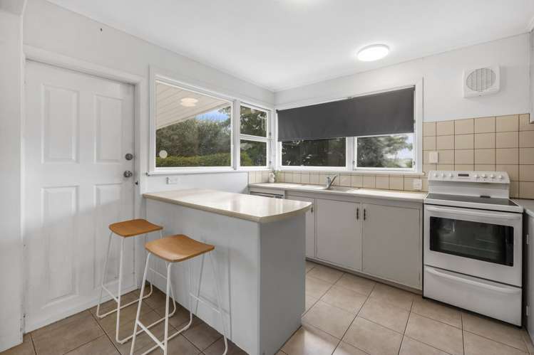 2 Alastair Avenue Owhata_5