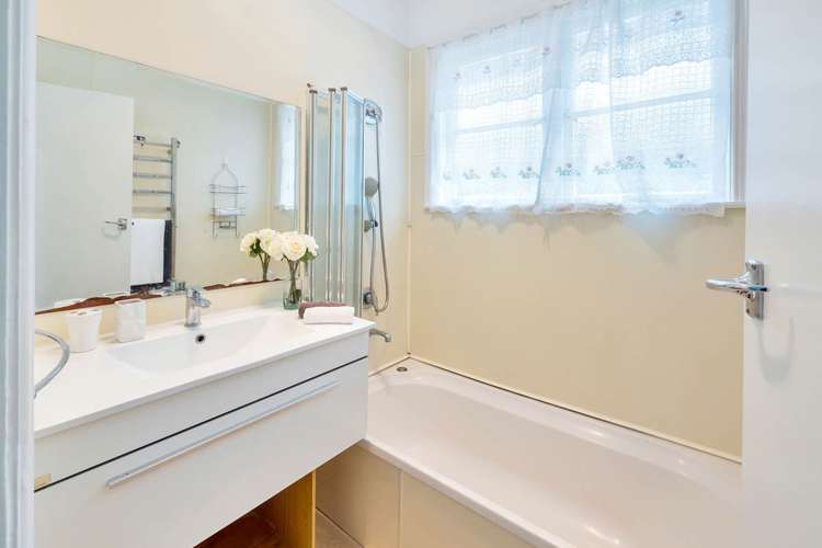 7 Griffen Park Road Mount Roskill_15