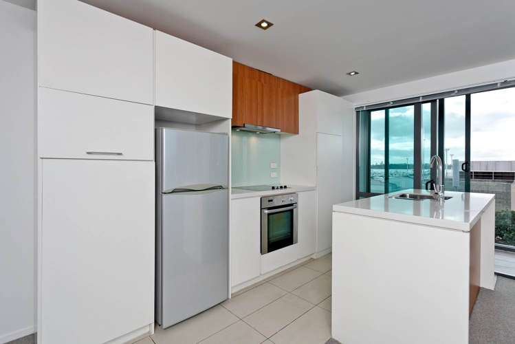 413/4 Dockside Lane City Centre_9