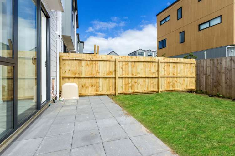 8/10 Arney Road Ranui_4