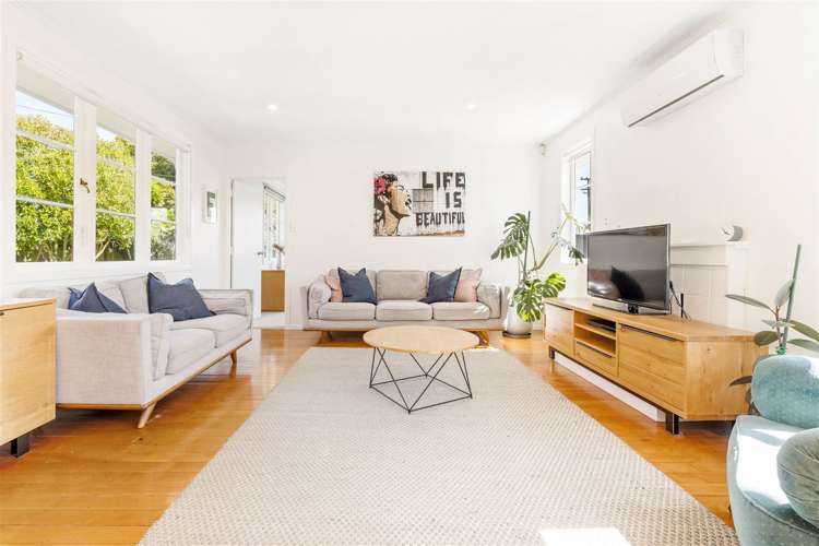 1/10 Neil Avenue Te Atatu Peninsula_5