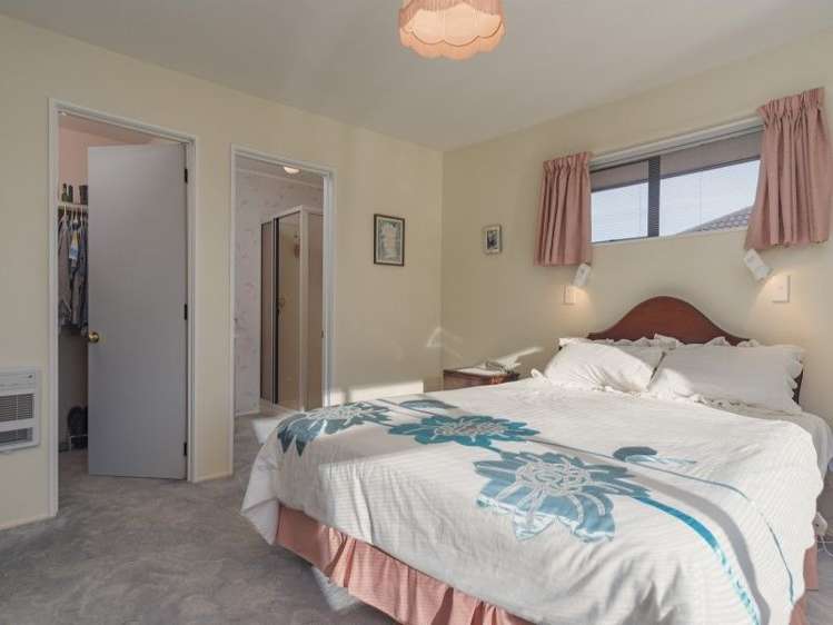 35 Aldinga Avenue Stoke_9