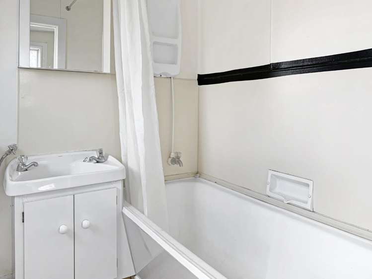 2/17 Queens road 1052_3