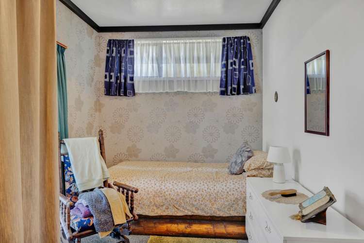 42 Swansea Road Stratford_16