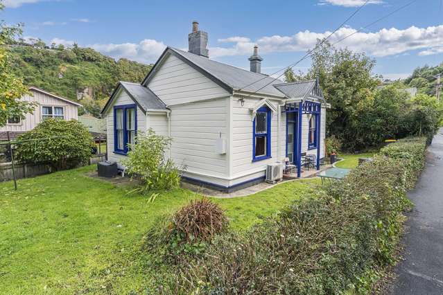 Tidy investment with rental upside