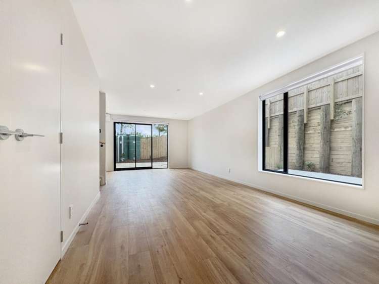 19D Pavola Grove 10878_2