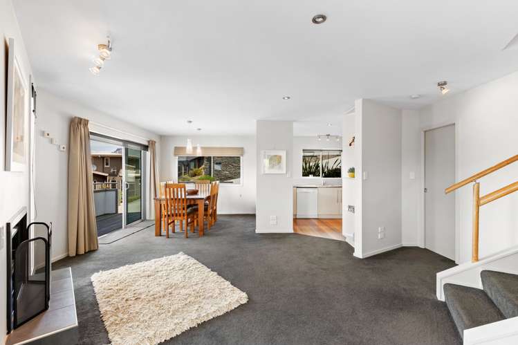 21 Olivers Place Queenstown_10