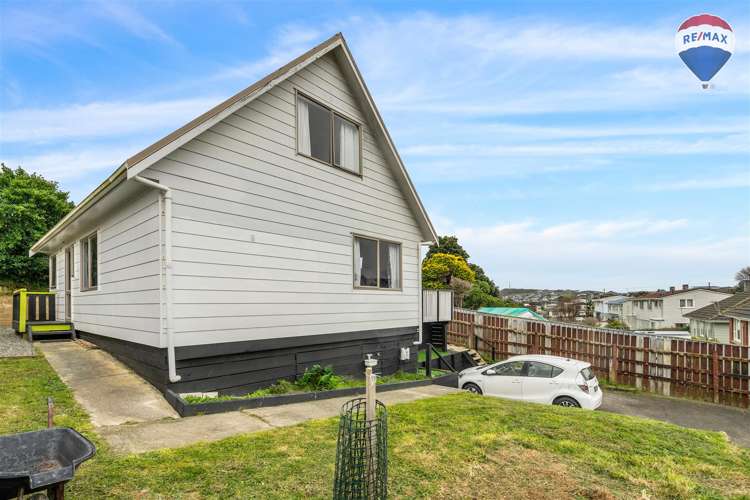 20A Levant Street Cannons Creek_17