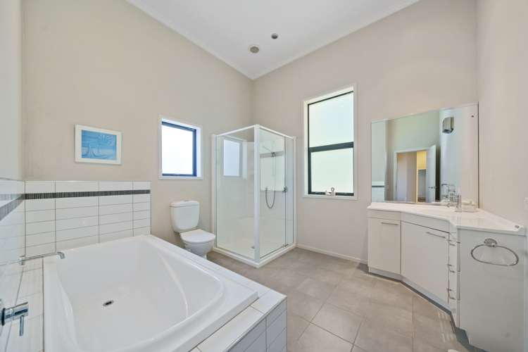 15 Kahurangi Heights Aotea_16