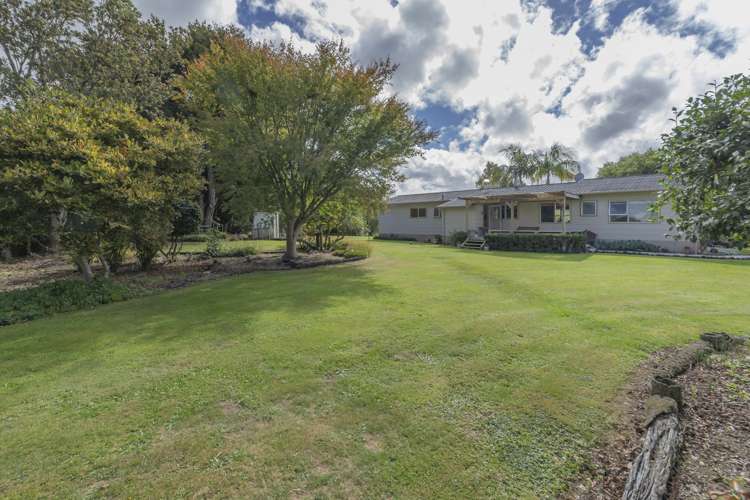 386 Lyons Road_0
