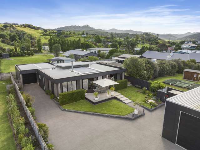 EXCEPTIONAL BUILDERS OWN WHANGAPOUA PROPERTY