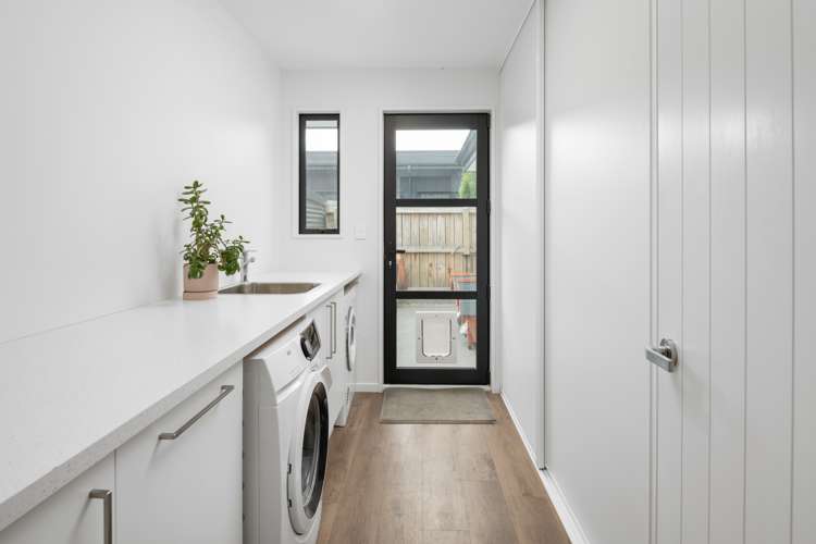 11 Caproni Road Burleigh_22