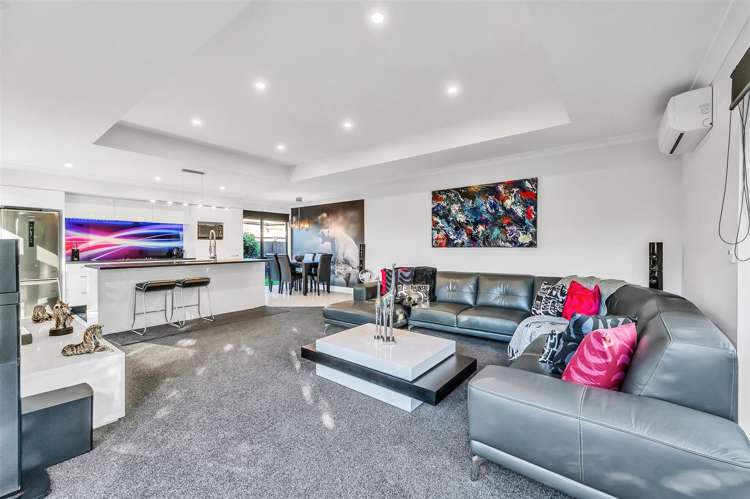 1/11 Teal Close Woolston_11