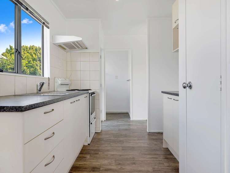 20b Kentucky Crescent Nawton_6