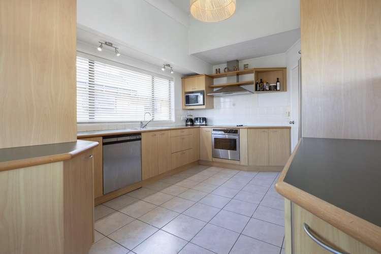 219 Royal Road Massey_6