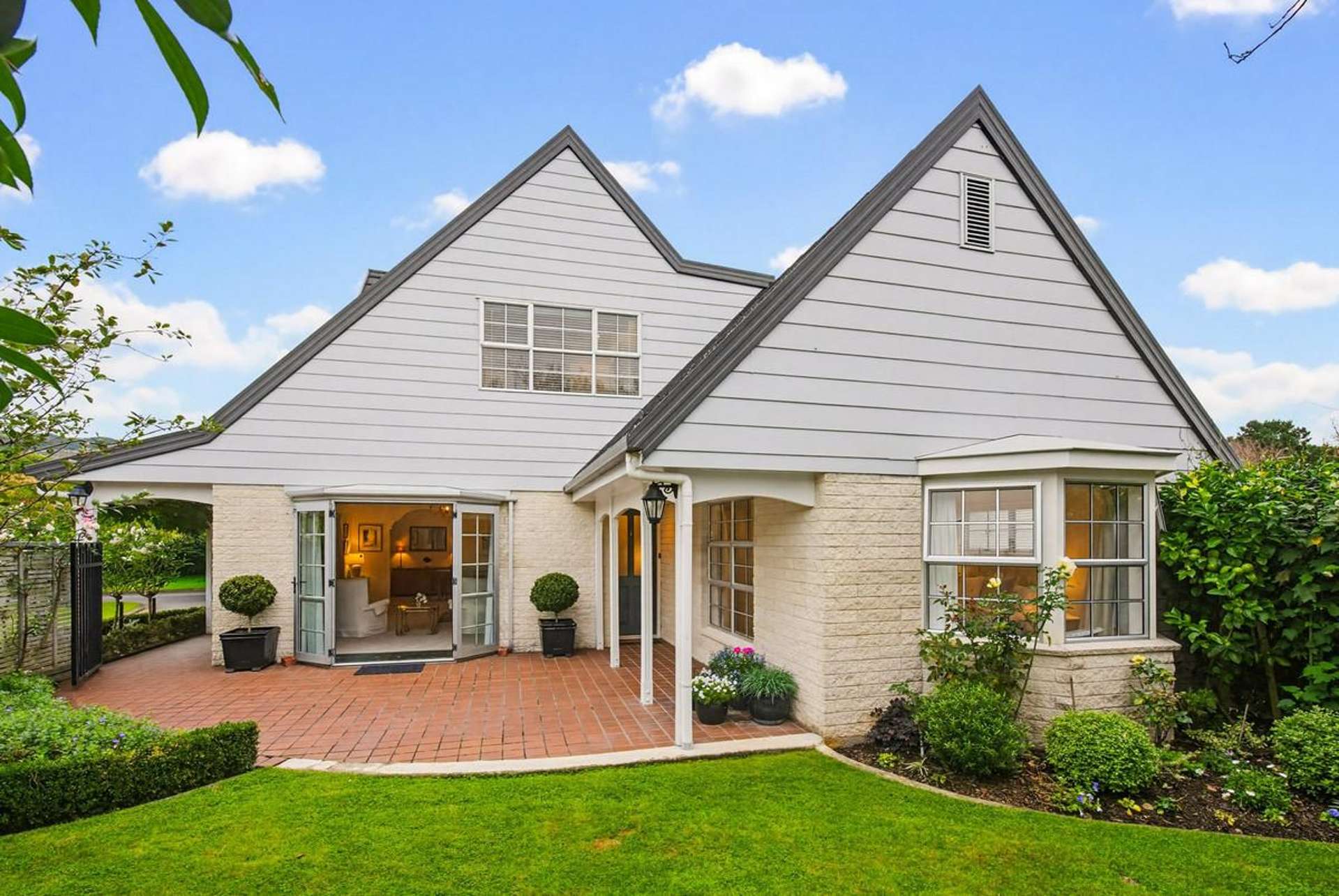 5 Patterson Grove Waikanae_0