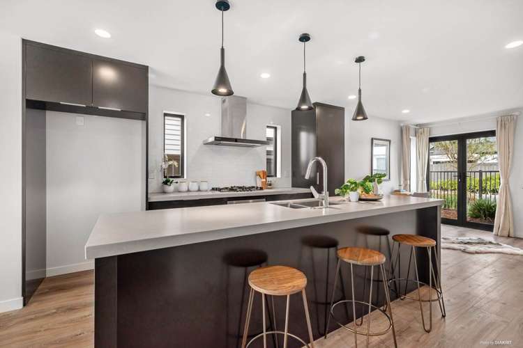 4 Henry Lloyd Place Silverdale_7