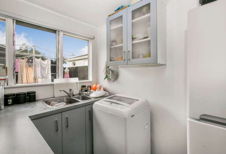 39 Staverton Crescent Mangere_23