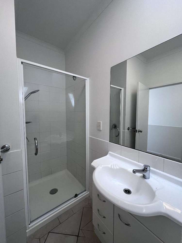 4 Barnea Circle Glen Eden_11