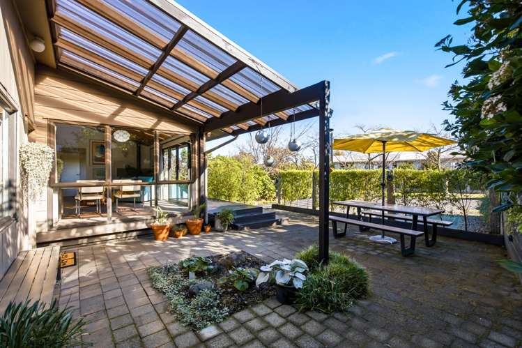 11 Armstrong Grove Hilltop_10