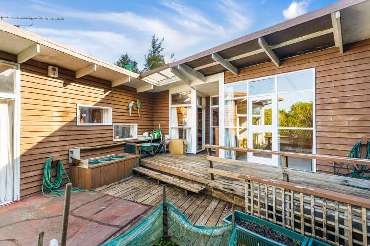 216 Scenic Drive Titirangi_18