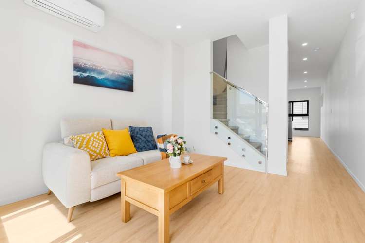 2/2 Flaunty Place West Harbour_4
