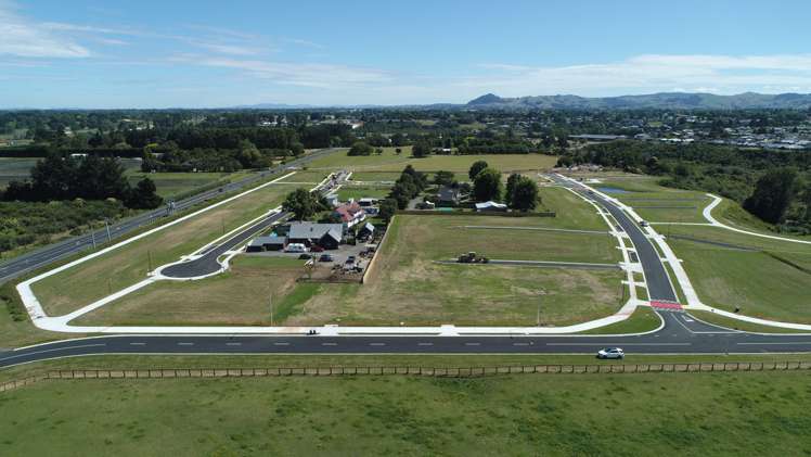 2 Whakahaumako Road Leamington_1