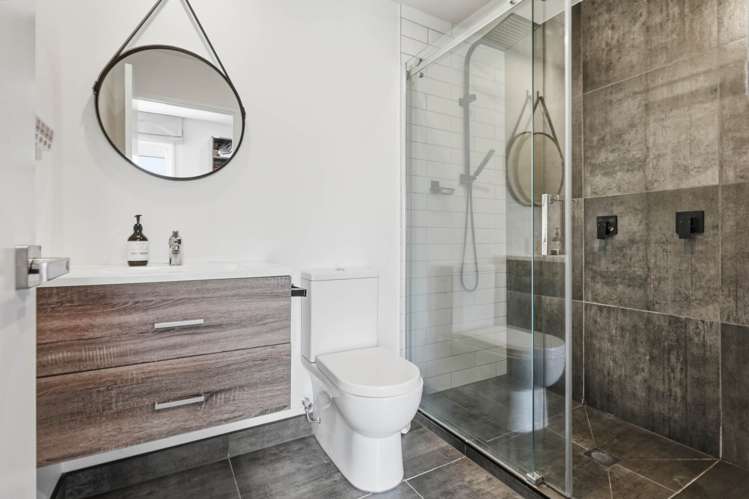 23 Glenfern Road Mellons Bay_13