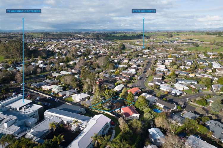 8 Surrey Lane Glenview_24