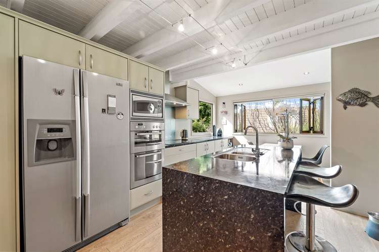 1/685 East Coast Road Browns Bay_7