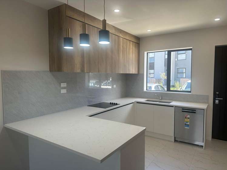 2/33 Heatherbank Street_4