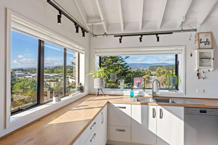 14 Koromiko Street Otaki Beach_9