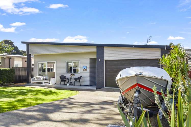 11 Laurie Street Red Beach_18