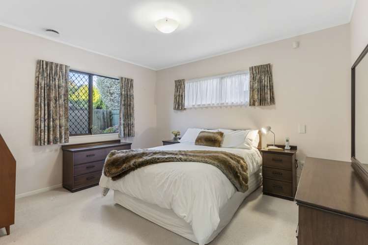 2/13a Eban Avenue Hillcrest_13