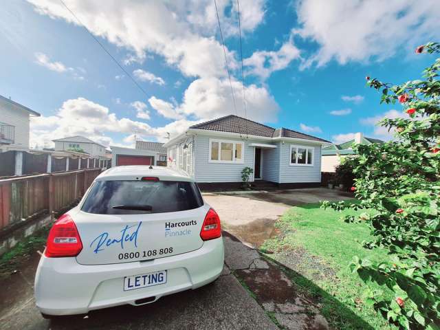 Charming 3-Bedroom Home in a Beautiful Location!