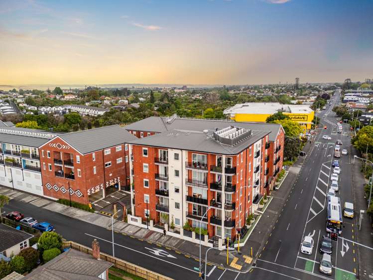 203/1A Soljak Place Mt Albert_17