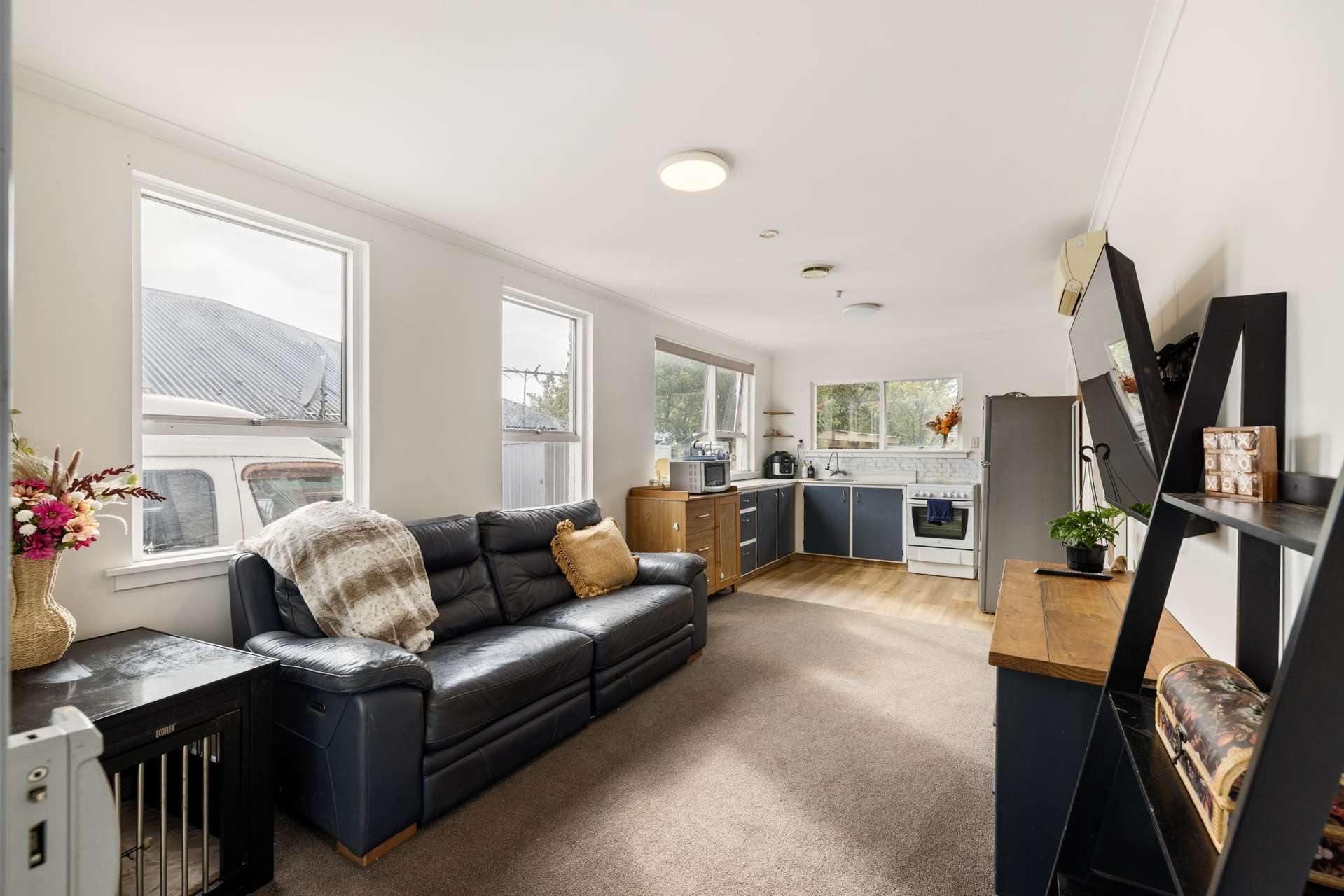 2/374B Pages Road Aranui_0