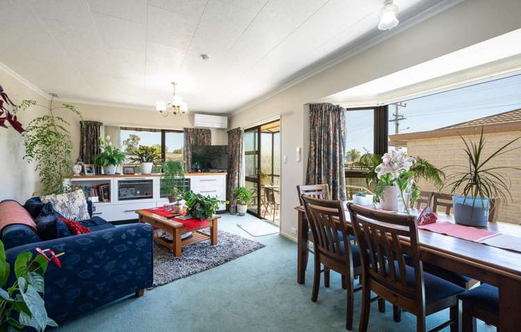 2/14 Marsden Road Stoke_6