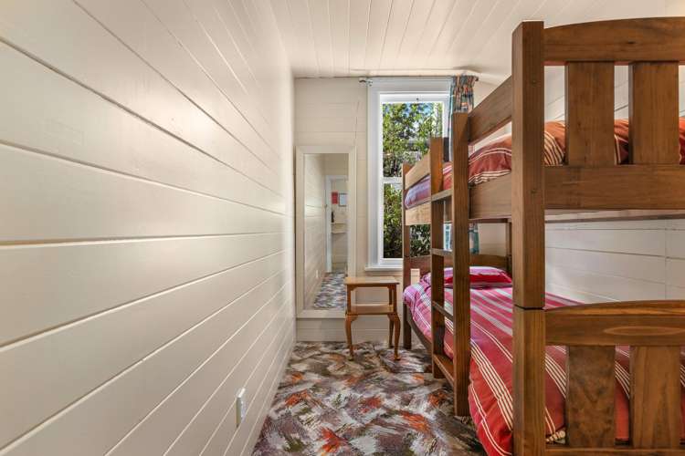 257 Beach Road Akaroa_21