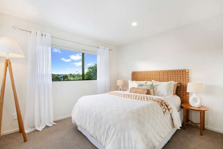 2/253 Wairau Road Totara Vale_15